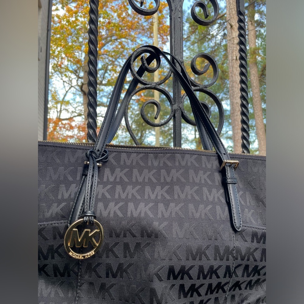 MICHAEL KORS BAG,Michael Kors Black Monogram Handbag - Picture 16 of 17